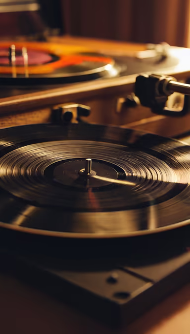 Spinning Vinyl Spinning Vinyl