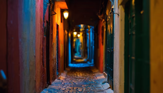 Hidden Alleyway
