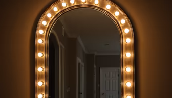Glamour Mirror