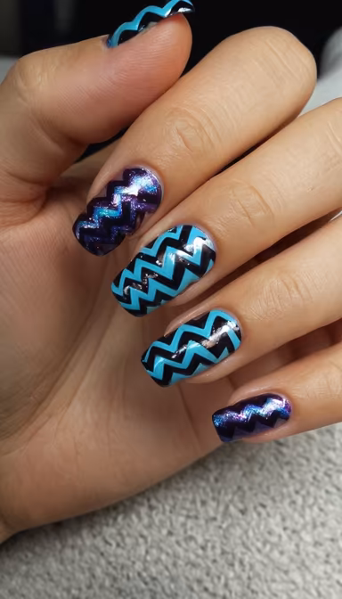 Zigzag Nails Zigzag Nails